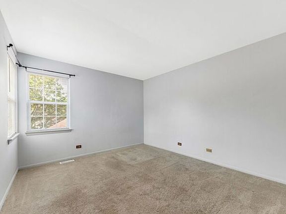 3rd image of 1231 Cranbrook Dr