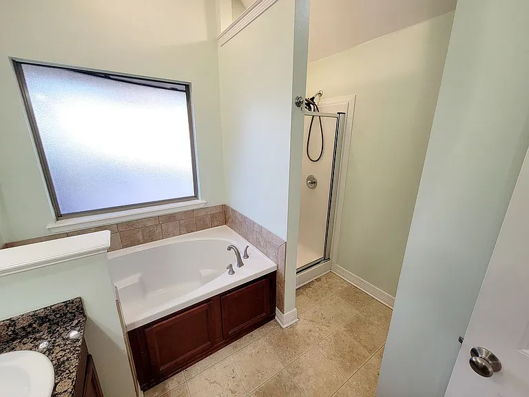 3810 Pickering Pass Dr — Photo 9