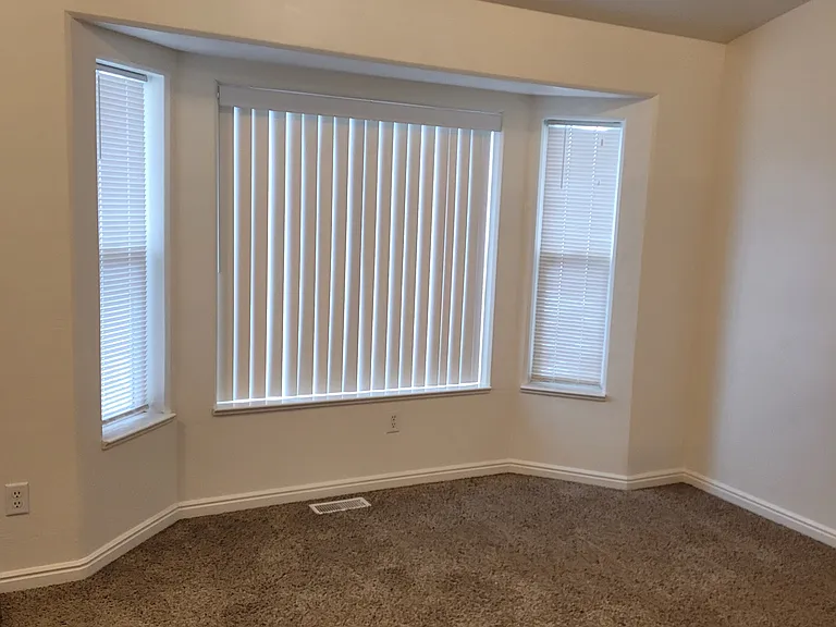 4060 Duane St — Photo 7