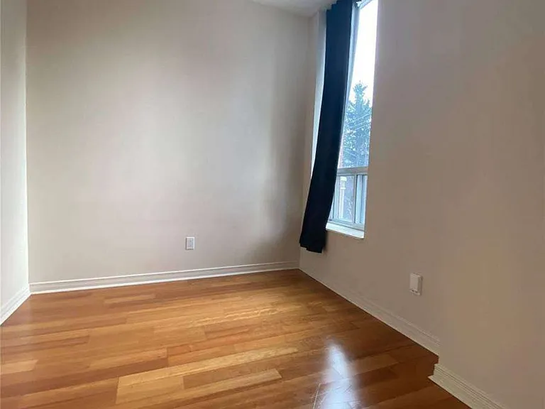 451 Rosewell Ave #202 — Photo 11