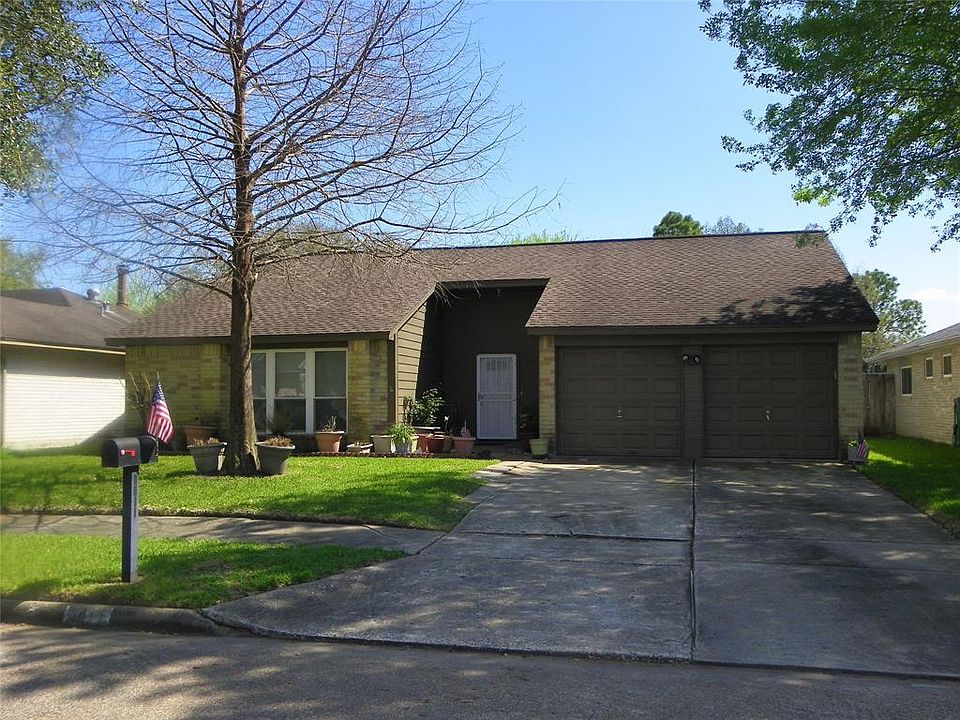 1st image of 2411 Whitman Way Dr