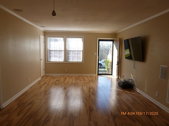 4th image of 1329 Courtney Dr