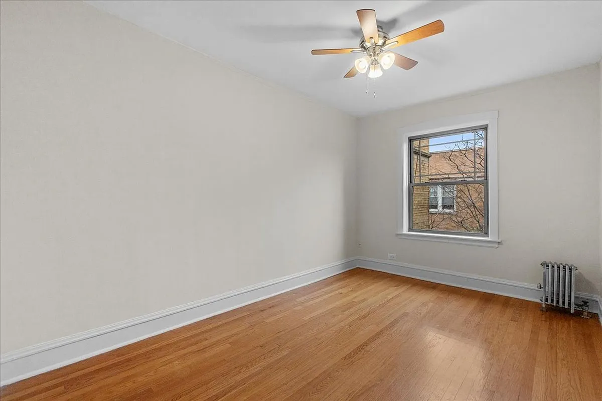 Building Photo - 1725 W Thorndale Ave #2A