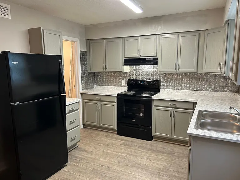 101 Plaza Oaks Rd #6 — Photo 14