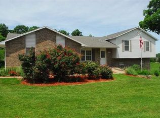 3626 Old Hopper Rd, Cape Girardeau, MO 63701