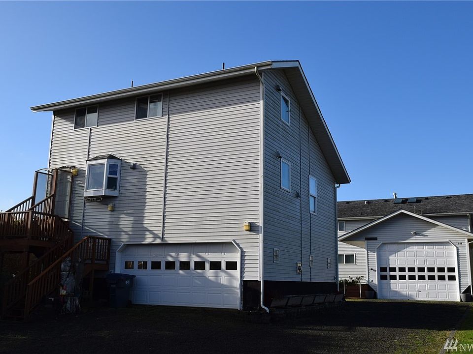 1st image of 311 Sand Dune Ave SW