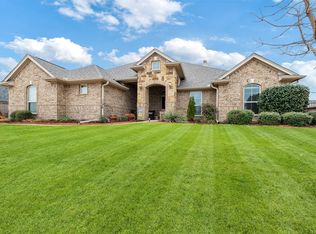 410 Gray Wolf Trl, Hudson Oaks, TX 76087