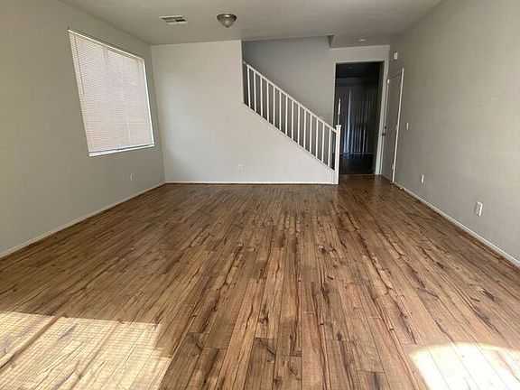3rd image of 1922 Silver Crest Ct
