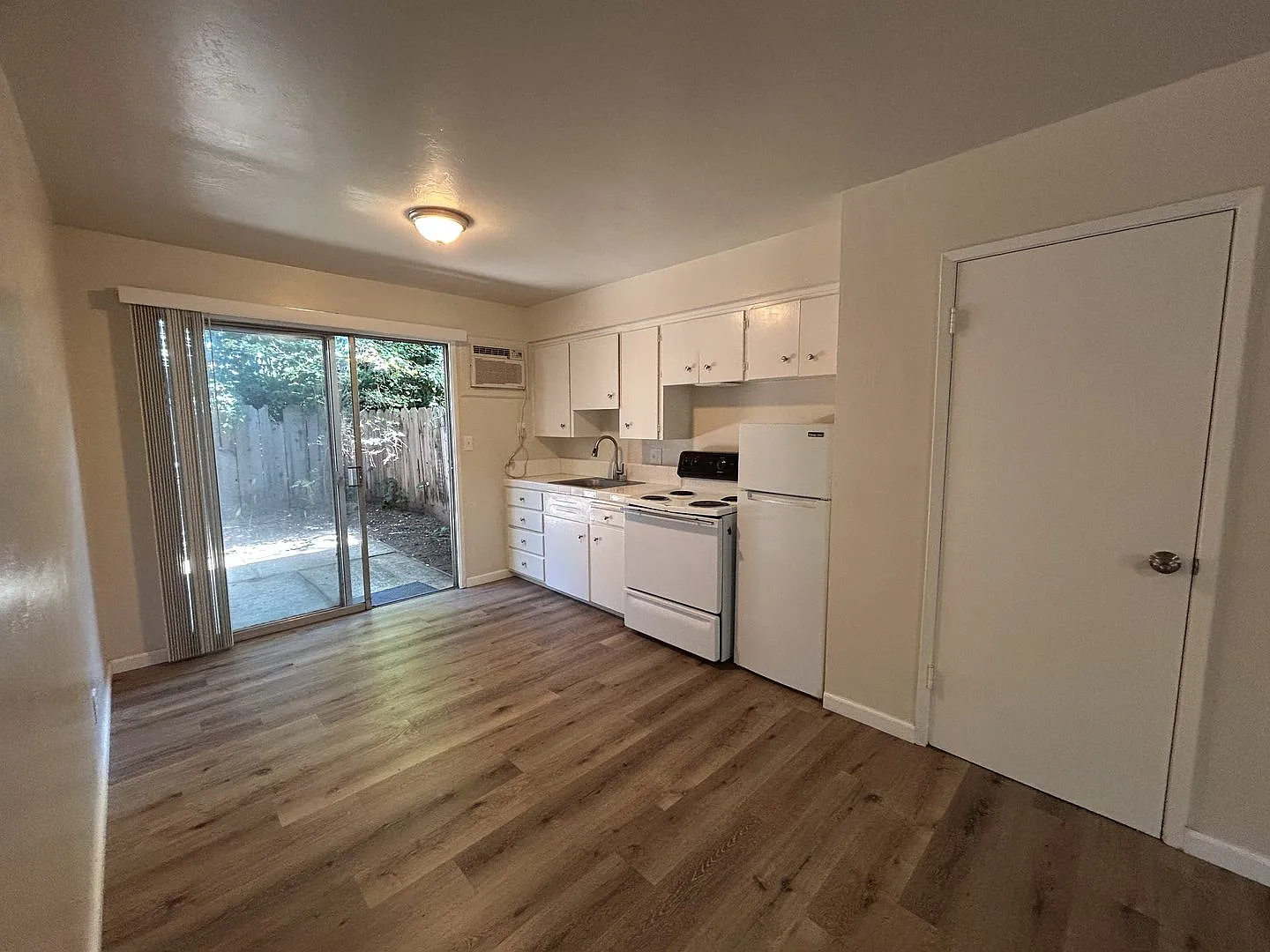 Mountain View Apartments — Photo 4