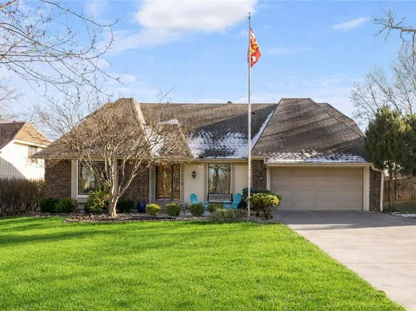 10154 Halsey St, Lenexa, KS 66215