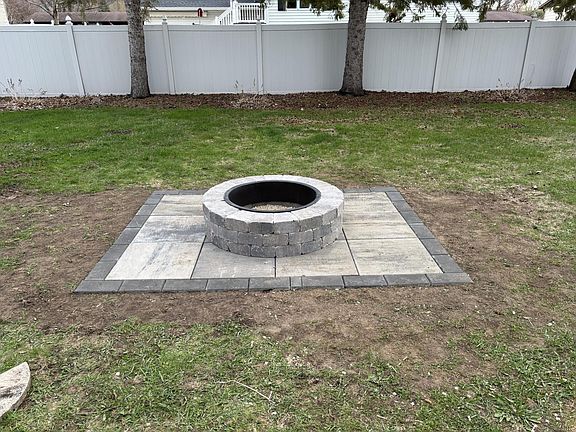 4th image of 818 S 10th St