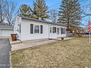 725 E Columbia St, Mason, MI 48854