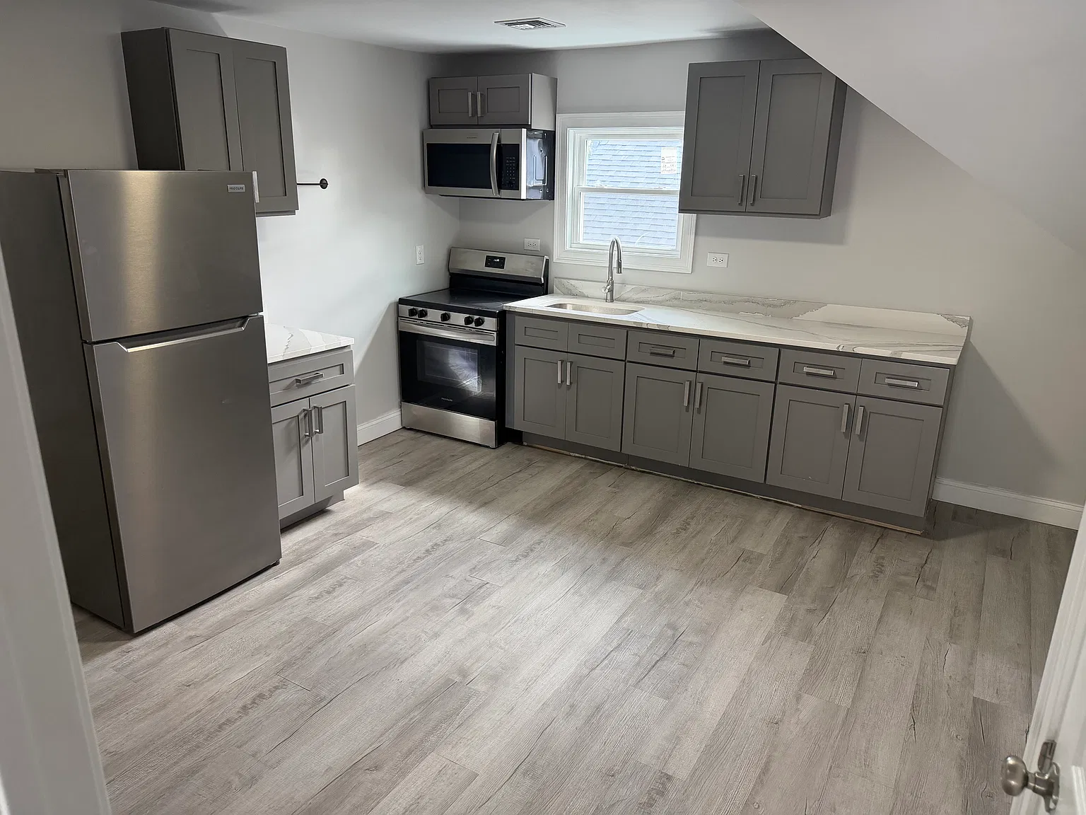 199 Waldo St — Photo 2