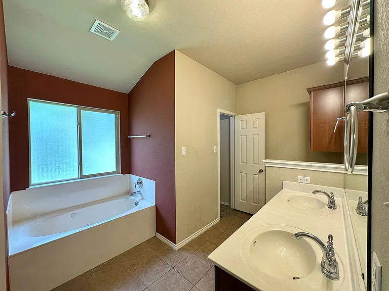 6806 Modesto Rd — Photo 22