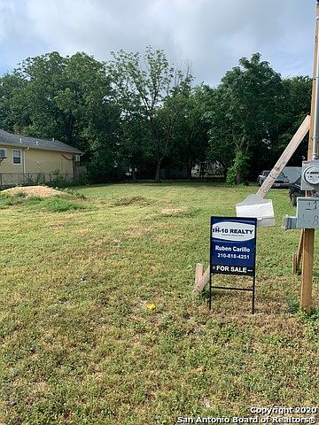 1st image of 118 Blue Bonnet St