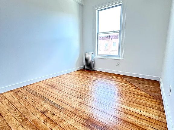 3rd image of 288 Smith St #3