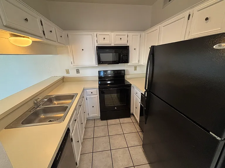 4719 N Galloway Ave #203 — Photo 6