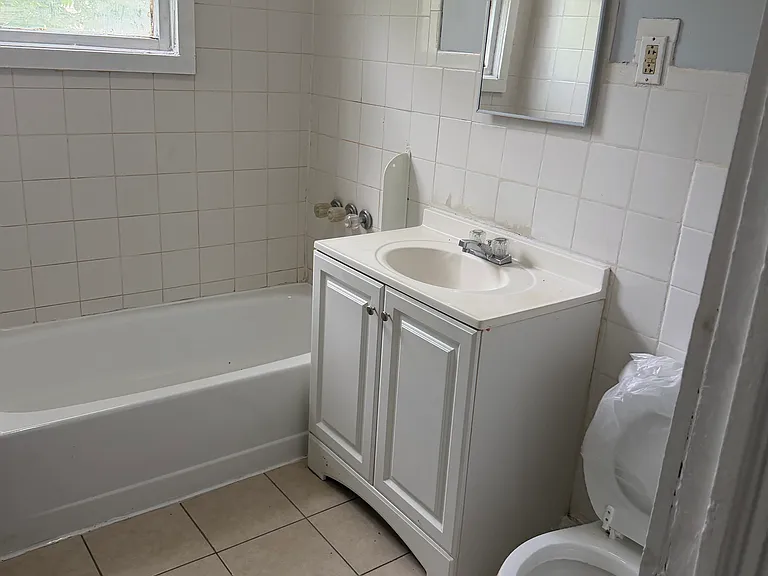 734 S 20th St #2L — Photo 5