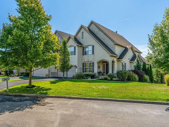 3rd image of 4951 Scenic Creek Dr