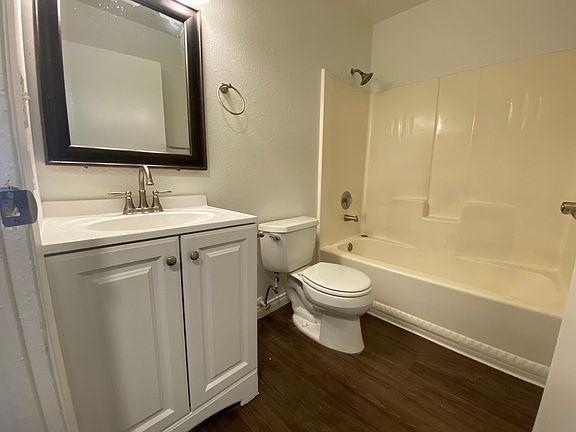4th image of 338 Montgomery St APT 4