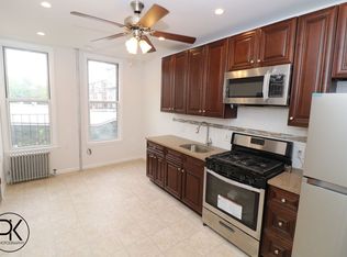 214 Driggs Ave #2R, Brooklyn, NY 11222