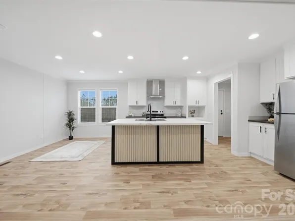 4184 Maple Trl, Morganton, NC 28655