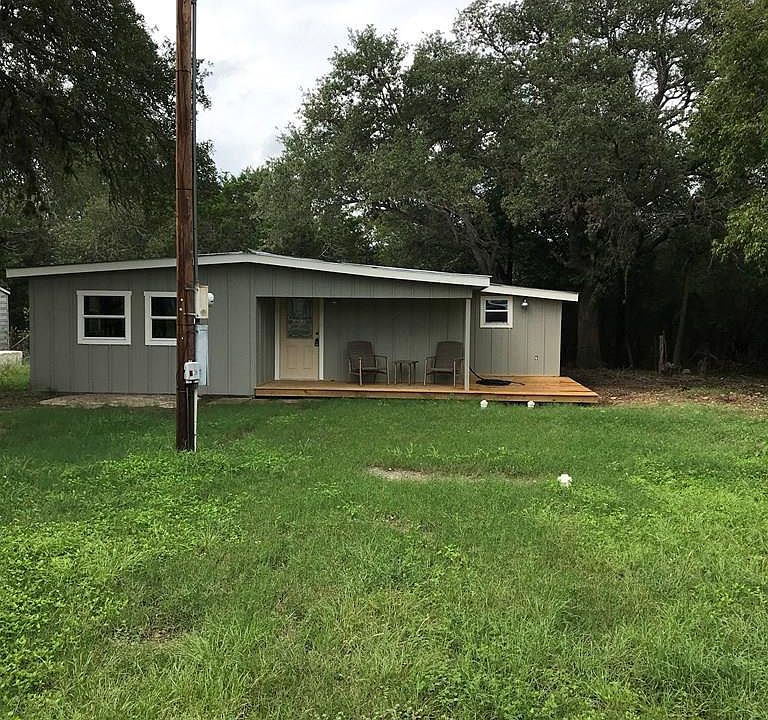 1st image of 505 Lakeshore Dr N