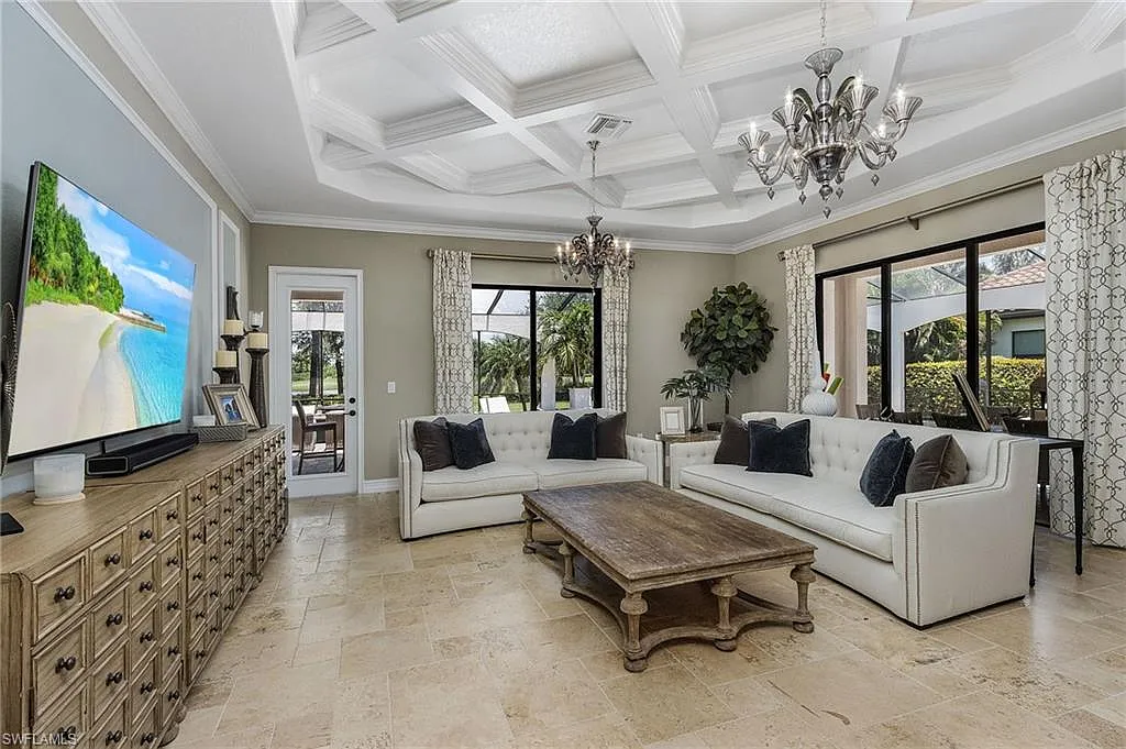 4 bed, 5.0 bath, 3904 sqft, $19,500 — Photo 3