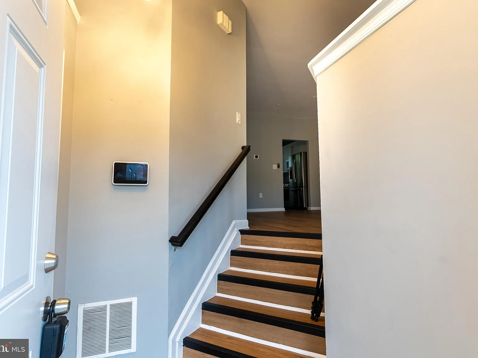 3 bed, 3.5 bath, 1540 sqft, $3,800 — Photo 3