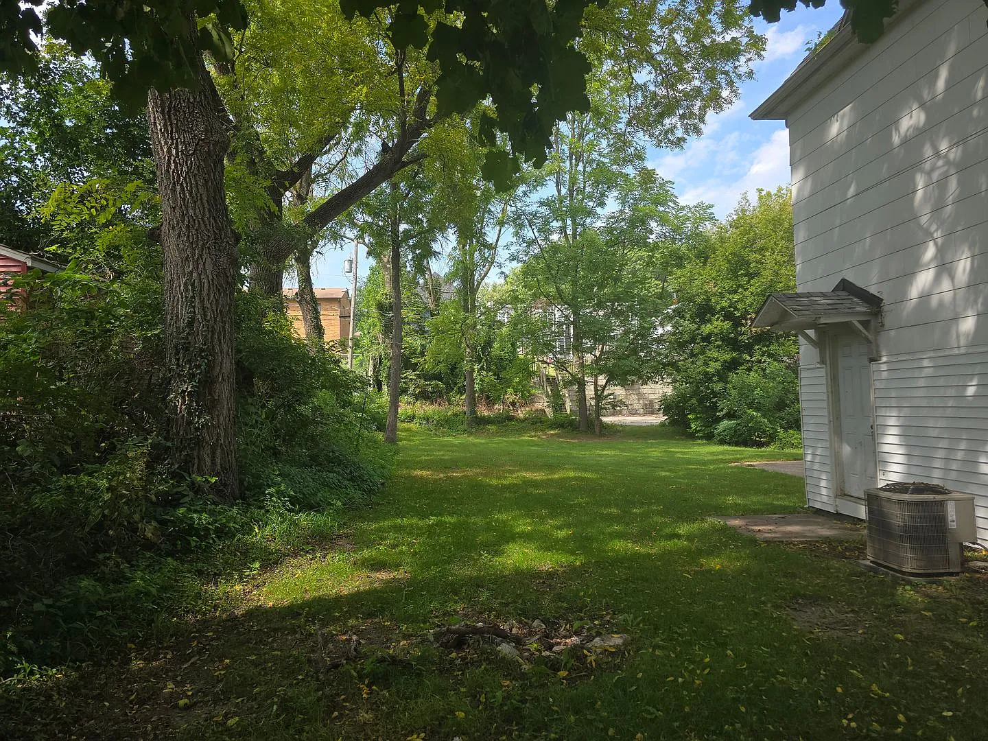 3 Bedroom House — Photo 2