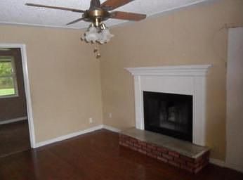 2nd image of 1836 Kent Dr