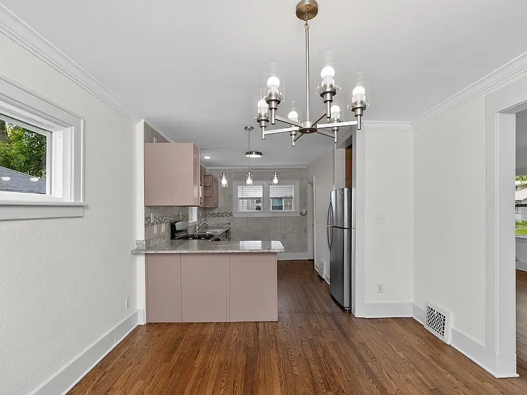 412 Tonti St — Photo 8