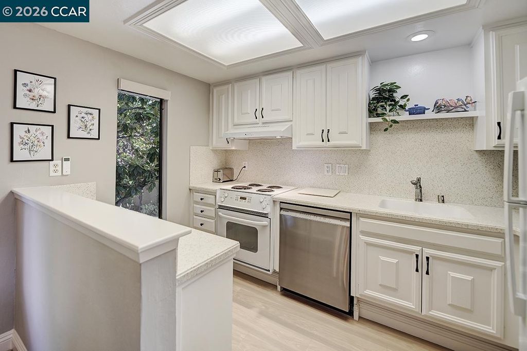 Apartment in Walnut Creek, Rossmoor - View 5
