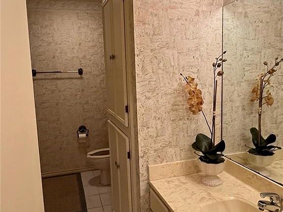 3rd image of 111 Yuma Ave APT 5