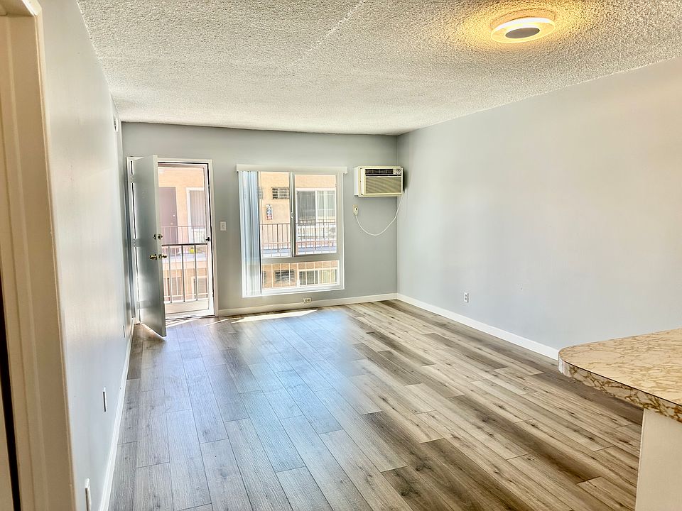 1st image of 5333 Agnes Ave #4
