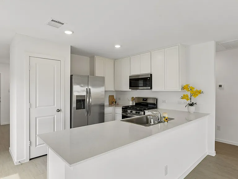 3108 Lynmar Ln — Photo 8