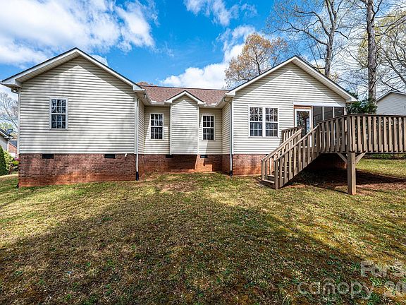 3rd image of 3410 Overbrook Dr