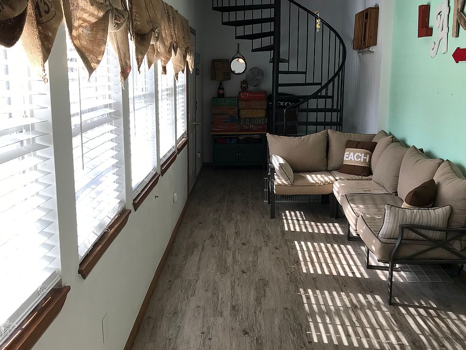Mud room. Back of house. 