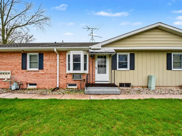 528 Leisure Acres St, Sparta, MI 49345