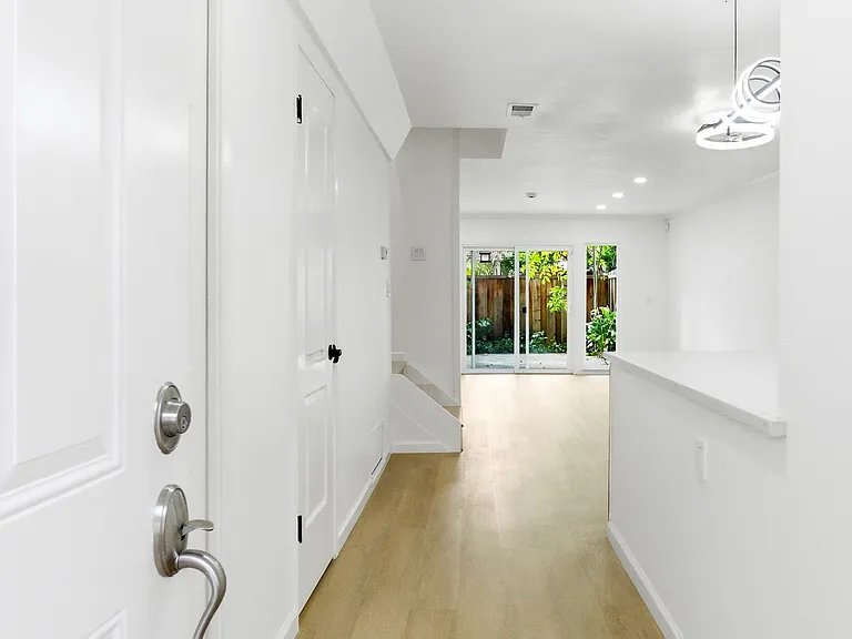 10439 Mary Ave #1 — Photo 12