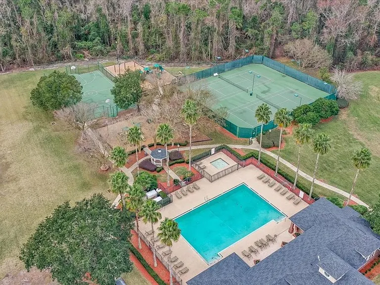 8884 Hampton Landing Dr E — Photo 35
