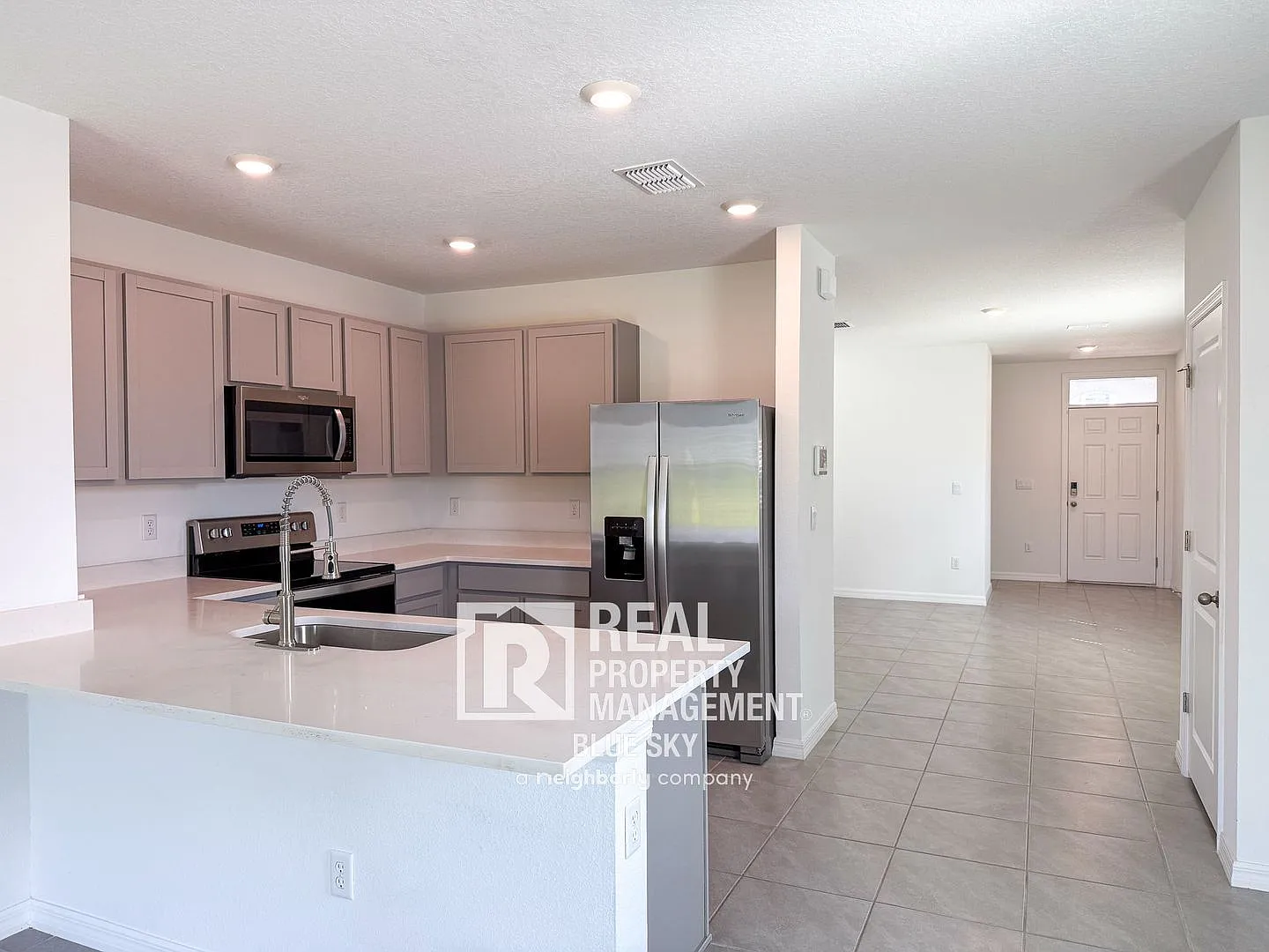 3 bed, 2.0 bath, 1504 sqft, $2,300 — Photo 3