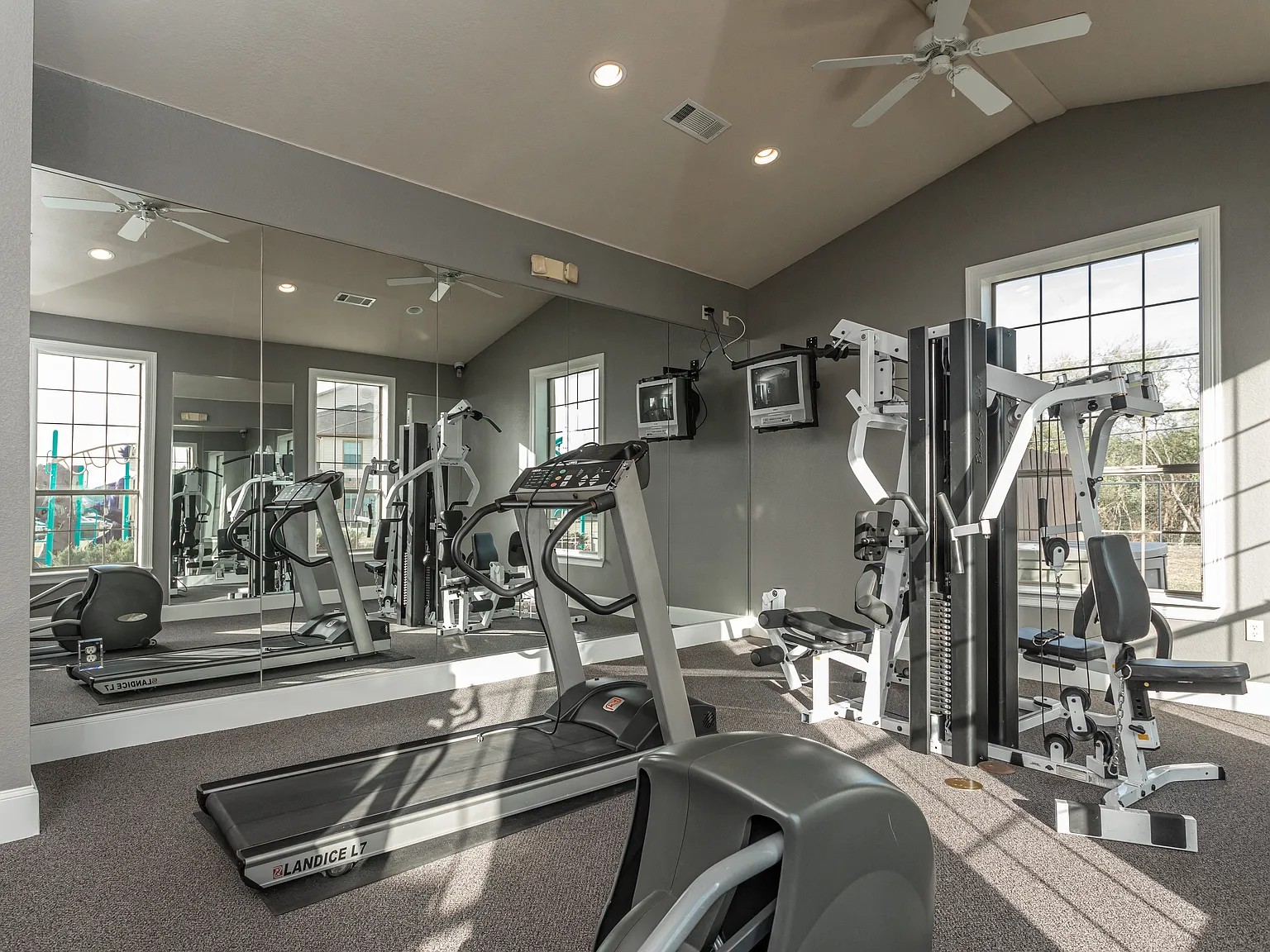 Marshall Meadows Apartment Homes — Photo 3