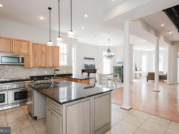 3635 Greenmount Ave, Baltimore, MD 21218