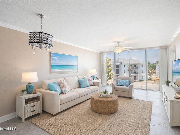 2nd image of 2046 Beach Blvd APT A321
