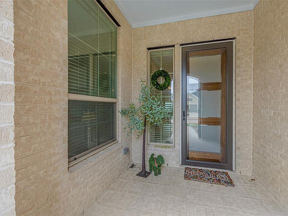 3rd image of 3323 Dover Valley Dr