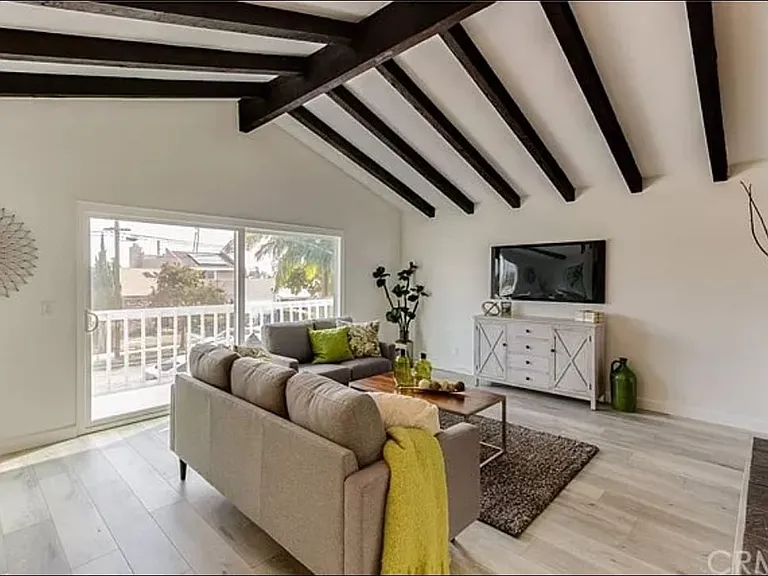 14801 Kingsdale Ave — Photo 3