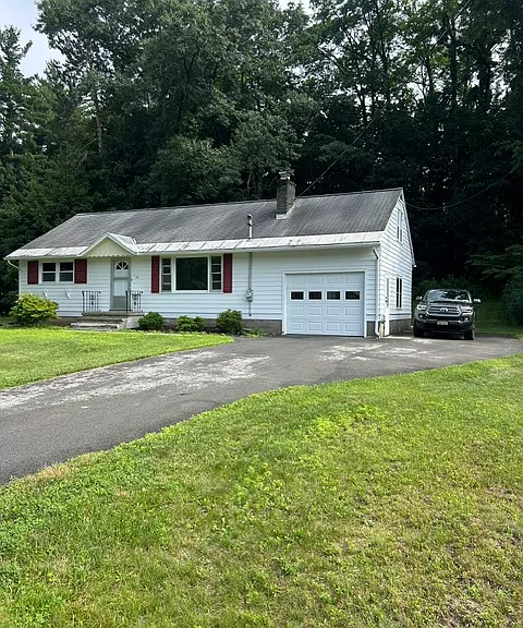 14 Hadel Rd — Photo 1
