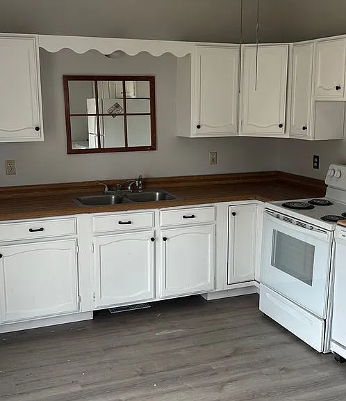 512 W 3rd Ave — Photo 2