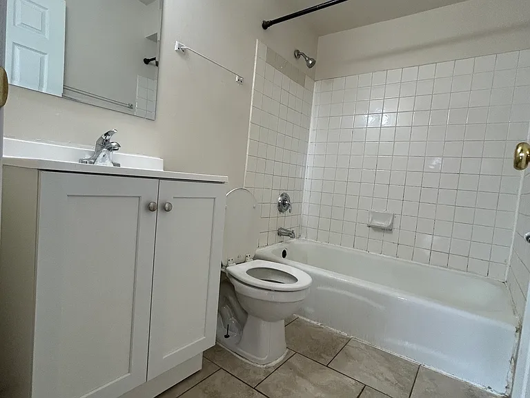 5009 S 13th St — Photo 3